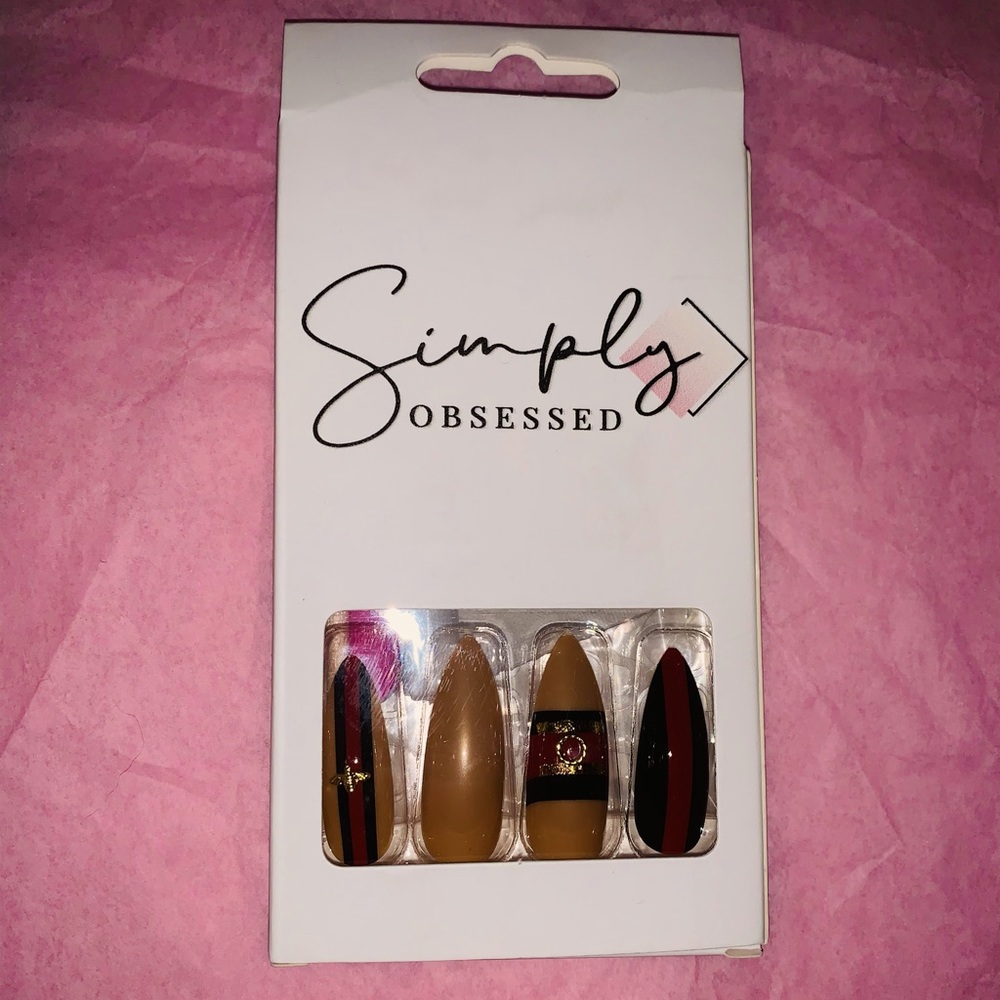 NEW DESIGNER GG PRESS-ON NAILS!